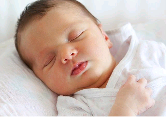 49岁卵子成活率是多少&国外供卵多钱,枕头要睡多高才适宜小宝宝
